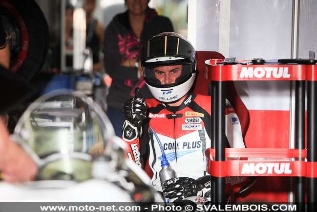 WSBK France - Galerie photo : stands et umbrella girls à Magny-Cours