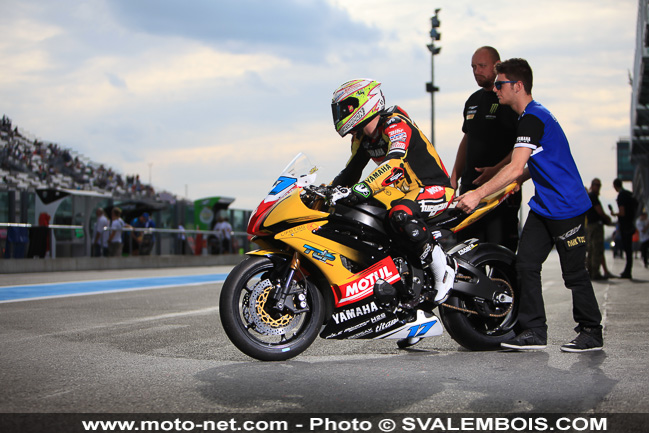 WSBK France - Galerie photo : stands et umbrella girls à Magny-Cours