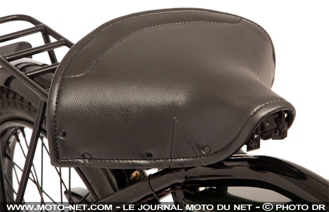 La moto Sterling de Black Douglas s'apprête à traverser l'Europe