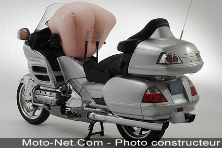 Airbags Takata : les Honda Goldwing ne seraient pas impactées