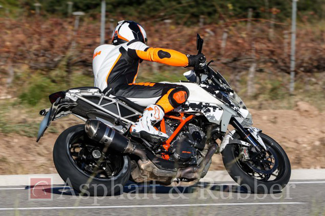 Nouveauté KTM : la 1290 Superduke R part à l'Adventure