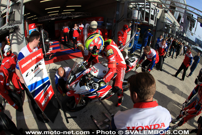 24 Heures Motos 2015 - Galerie photo 02 : départ et premières heures de course