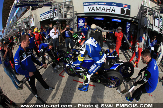 24 Heures Motos 2015 - Galerie photo 02 : départ et premières heures de course