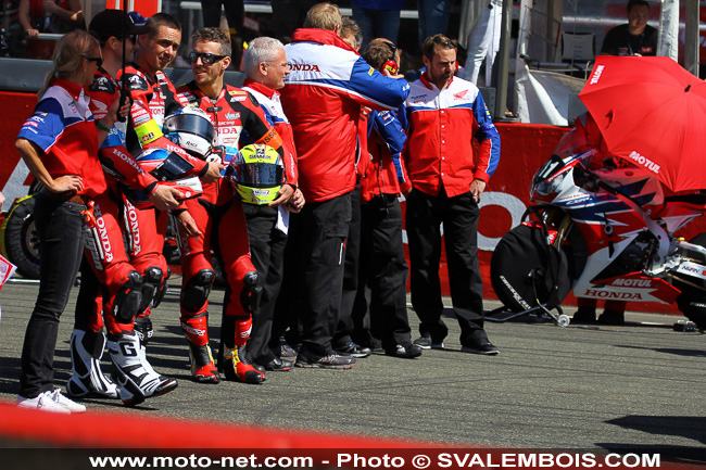 24 Heures Motos 2015 - Galerie photo 02 : départ et premières heures de course