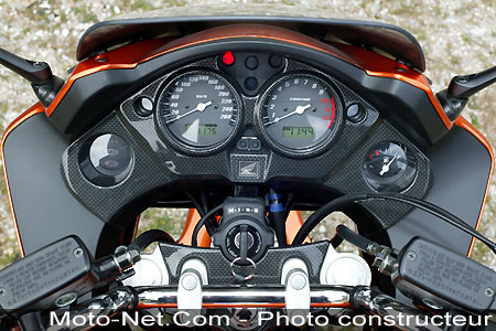 Honda CBF 1000 : Moins sage que son image