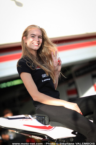 Bol d'Or 2015 - Galerie photo 07 : les filles les plus sexy du Castellet
