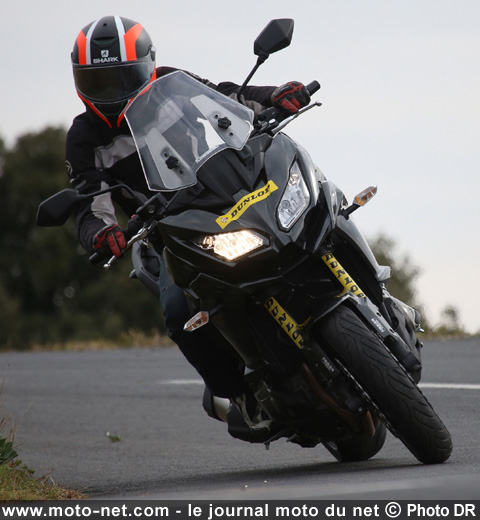  Essai pneu moto Dunlop Sportmax Roadsmart III
