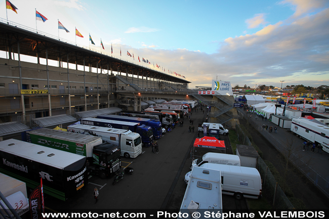 Galerie photo 24 Heures Motos 2016 - 03 : visite des stands