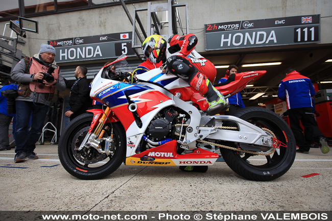 Galerie photo 24 Heures Motos 2016 - 04 : départ et premières heures de course