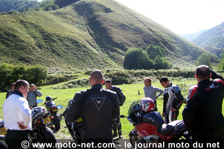 Stage moto route et circuit : Serge Nuques met l'accent sur la sécurité