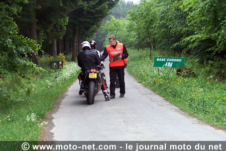 Championnat du monde des rallyes 2007, Belgian Moto Tour : deuxième étape, Du riffifi sous le soleil !