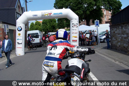 Championnat du monde des rallyes 2007, Belgian Moto Tour : deuxième étape, Du riffifi sous le soleil !