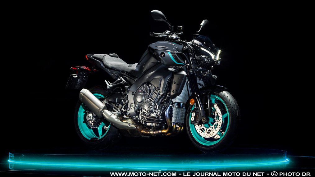 Fin de la MT-10 : le 4-cylindres quitte la route chez Yamaha 

Triste nouvelle pour les amateurs de motos à grosses sensations : l'explosif roadster MT-10 sort du catalogue faute d'homologation Euro5+. Son retrait entérine l'abandon de la motorisation 4-cylindres en ligne chez Yamaha, alors que la R1 n'est plus homologuée pour la route.
