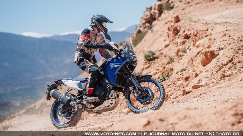 Essai Yamaha Ténéré 700 2005 : simplement plus techno

La Ténéré 700 s'éloigne de sa simplicité originelle pour devenir plus technologique en 2025, tout en améliorant son dynamisme. Le populaire trail de moyenne cylindrée Yamaha conserve-t-il son esprit baroudeur ou s'embourgeoise-t-il inutilement ? Réponses dans notre essai des &quot;T7&quot; standard et Rally. 
