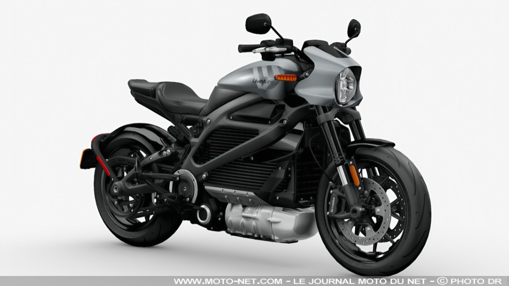 La première moto électrique Harley-Davidson fait disjoncter son prix !

La LiveWire One fait l'objet d'un spectaculaire repositionnement de son prix pour 2026 : la première moto électrique produite par Harley-Davidson passe de 19 990 à 14 890 euros ! 
