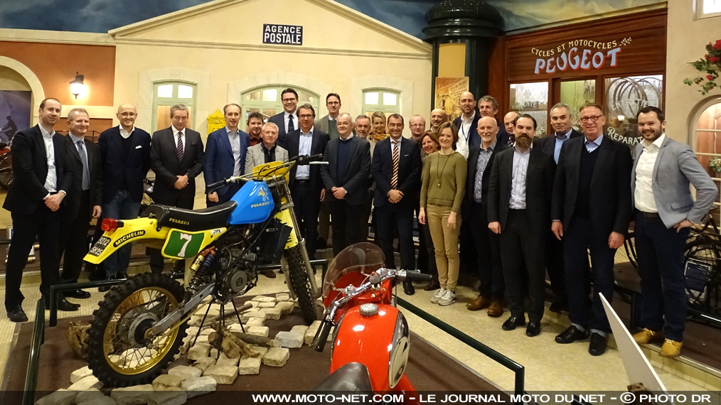 La grande famille du deux-roues motorisé réunie chez Peugeot Scooters