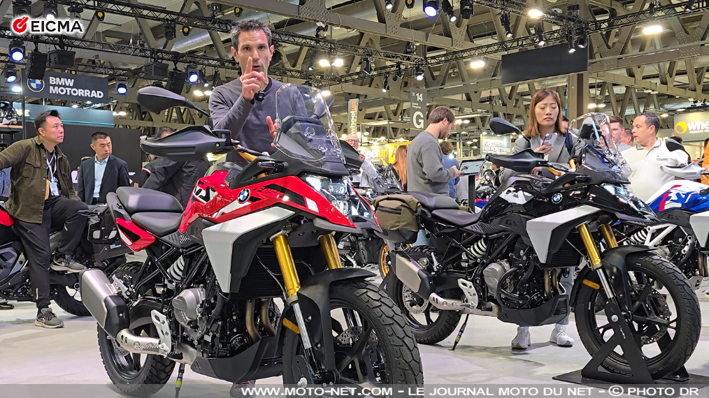 La BMW F450 GS dé-fini-tive s'expose à l'EICMA 2025

Le nouveau trail BMW F 450 GS s'expose dans sa forme finalisée au salon de la moto EICMA de Milan. Moto-Net.Com découvre et filme cette nouveauté bicylindre 2026 de 47,6 ch et 43 Nm pour 178 kg, au prix de 7500 euros. Cette nouvelle plateforme, fabriquée par TVS, pousse les G310 vers la sortie.
