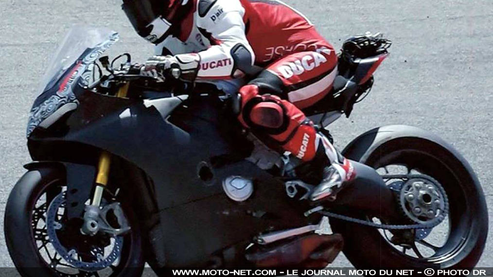 Nouveauté Ducati 2018 : premières photos volées de la Superbike V4