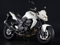 Kawasaki Z750 : trois nouveaux coloris en 2011