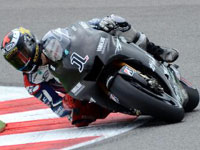 Moto GP : Lorenzo et Spies testent à nouveau la M1 2012
