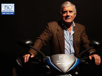 Metzeler lance son calendrier 2013 avec Giacomo Agostini