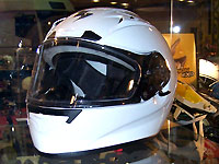 Scorpion dévoile son casque Racing EXO 2000 Air