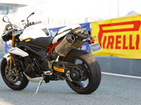 La Triumph Speed Triple R en Pirelli Diablo Supercorsa SP