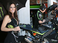 Moto GP : l'umbrella girl la plus sexy du GP d'Aragon