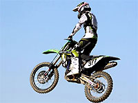 Testez les Kawasaki KX 2012 avec les frères Pourcel !