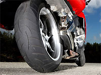 Metzeler améliore son pneu Z8 Interact pour grosses motos
