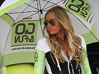 Moto GP : l'umbrella girl la plus sexy du GP de France