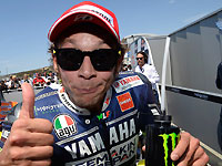 Moto GP : Rossi adoube la boîte de vitesses Yamaha