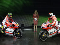Les MotoGP Ducati dévoilent leurs livrées 2014 chez Audi