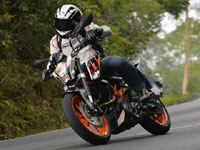 Bons plans moto : les 125, 390 et 690 KTM Duke 2014 en promo