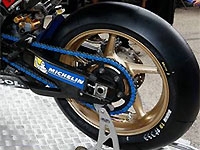 Moto GP - Tests Sepang : Michelin et les pilotes d'essais tâtent le terrain…