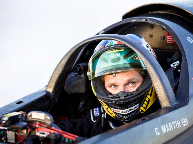 Record de vitesse moto : Guy Martin, pilote Triumph le plus rapide du monde !