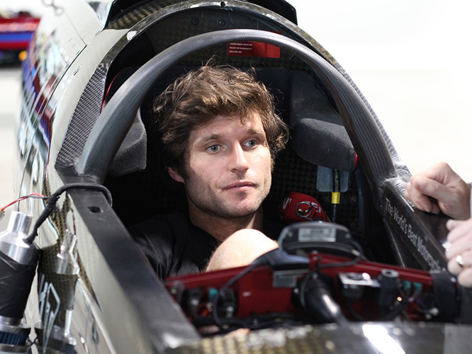 Record de vitesse moto : Guy Martin remet ça avec Triumph