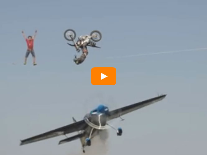 Vidéo : comment s'envoyer en l'air avec un avion, une moto et un funambule !