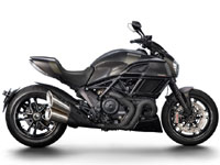 Nouveauté moto 2016 : le Diavel Carbon enfile une nouvelle robe