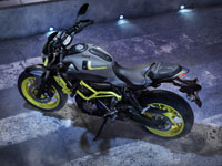 La MT-07 Moto Cage passe au fluo en 2016