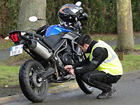 Axa Prévention offre 30 000 gilets fluo aux motards