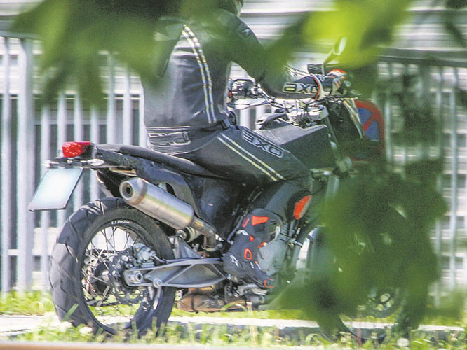 Nouvelle KTM Adventure 800 : premier aperçu