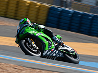 17h00 : la Kawasaki n°11 en tête après 2 heures de course