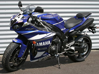 Trois tours de Magny-Cours avec Yamaha Motor France