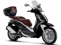 Piaggio Beverly : saute-vent et top case à 1 euro