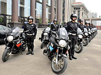 Aprilia fournit des Mana 850 à la police chinoise