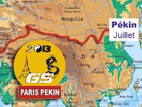 25 motards européens au départ du GS Paris Pékin 2013