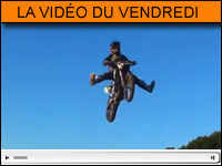 Vidéo moto du vendredi : L'idiot roulant est de retour !