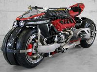 LM847 : Lazareth sort une moto V8 à 4 roues !