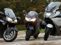 Comparo K1600GT, 1400GTR et Sprint GT : la route sur 3, 4 ou 6-cylindres !